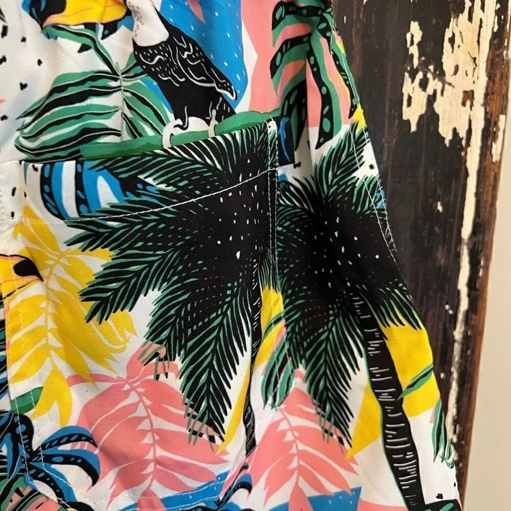 NWT Dolfin Uglies Board Shorts. Toucan tropical paradise. Size M.